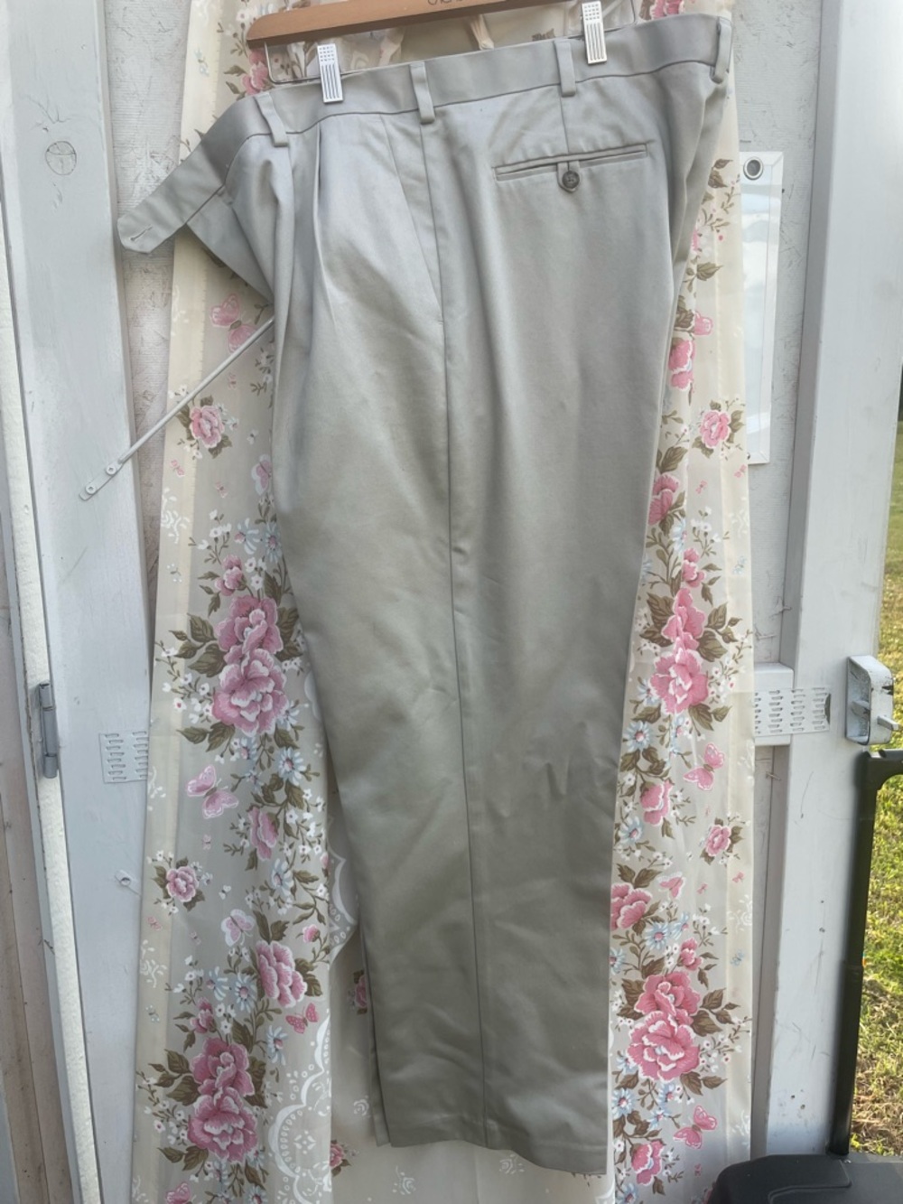 Men's Classic Fit Light khaki Dress Pants